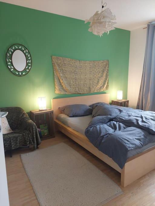 Schoene Helle Wohnung Mit Whirlpoolbadewanne Graz Exterior foto